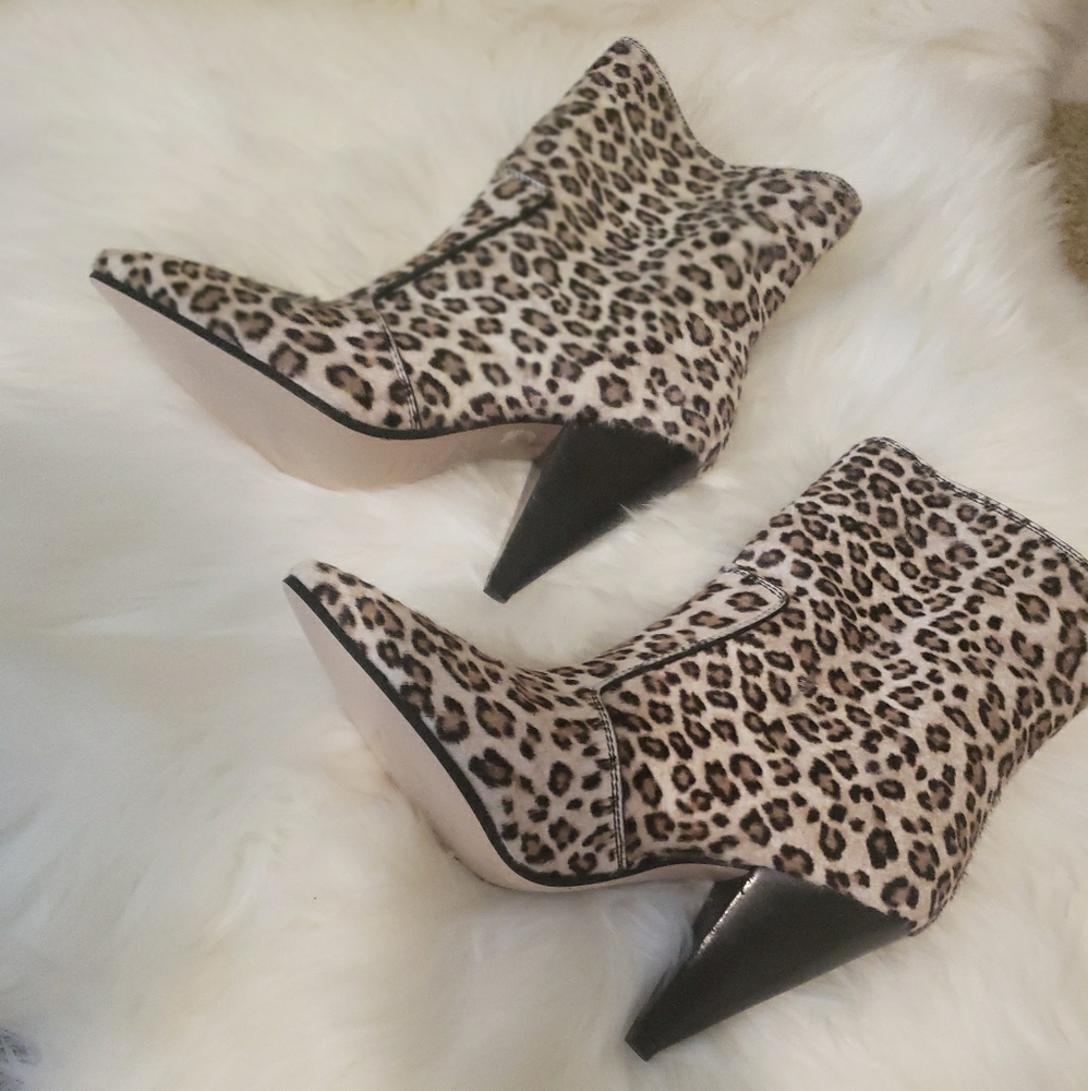 Stuart Weitzman dye calf size 8 M